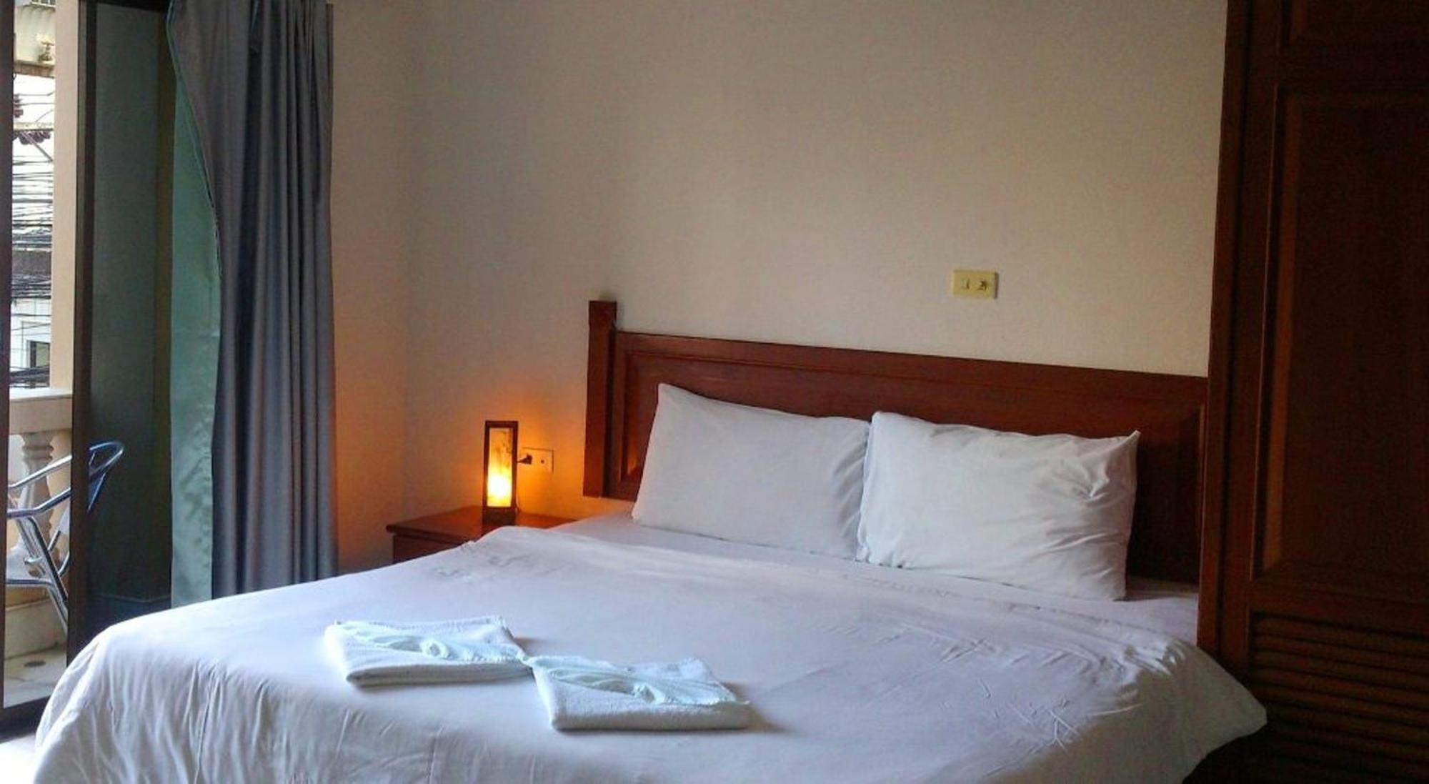 Sawasdee Mansion Hotel Patong Exterior foto